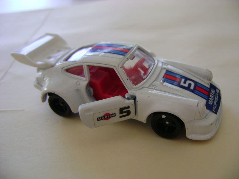 Illustration for article titled Restoration Project - Tomica 935 Martini